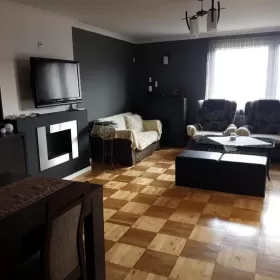 Dwupokojowe mieszkanie 65m2 z tarasem. Opłaty wliczone w cenę.