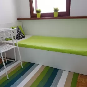 Przytulny pokój ul Kochanowskiego, 10 min od UMK, parking