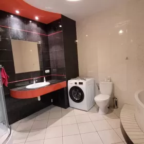 Wynajmę mieszkanie 102m2, bez czynszu zamknięte podwórko wolne od ręki