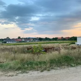 Sprzedam działkę z pozwoleniem na budowę