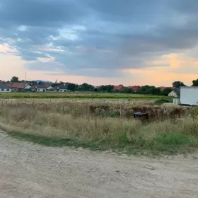 Sprzedam działkę z pozwoleniem na budowę