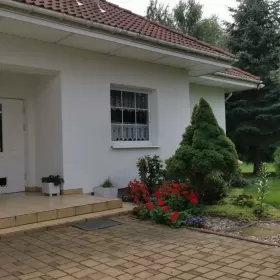 Dom w Zalesiu Żabiej Woli, 225 m, dwulokalowy,cicha bezpieczna okolica