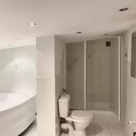 Wynajmę dwupoziomowe mieszkanie, duży balkon oraz dwie łazienki