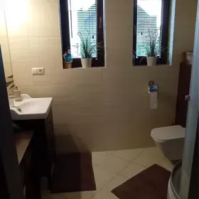 Sprzedam Przestronny dom w spokojnej okolicy.