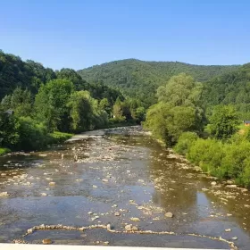 Działka nad rzeką w Bieszczadach (15,68 arów)