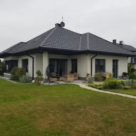 Nowoczesny Dom Parterowy w Sułkowie , blisko węzła A4