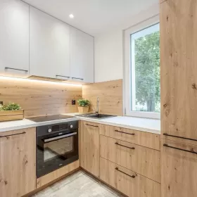 Sprzedam mieszkanie Łódź Pierwsze Piętro Balkon Meble na wymiar Nowe AGD/TV