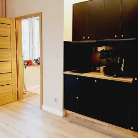 Sprzedam mieszkanie Warszawa 2 pokoje na Muranowie po remoncie, balkon, piwnica
