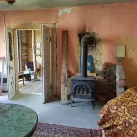 Z miasta na wieś, Domek na wsi plus łąka nad rzeką