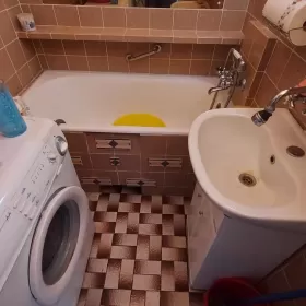 Sprzedam mieszkanie 3 pokoje, balkon, piwnica, os. Asnyka Kalisz