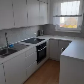 Wynajmę nowoczesną kawalerkę w centrum Sanoka