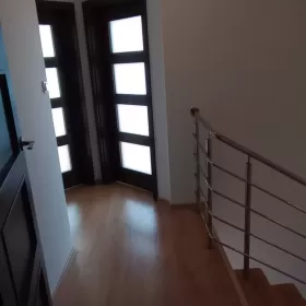 Wynajmę mieszkanie dwupoziomowe, trzypokojowe z garderobą Elbląg