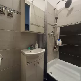 Mieszkanie w zabytkowej kamienicy na ul. Dęblińskiej w Sosnowcu