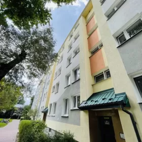 Mieszkanie 65 m2,ul.Leśna 13, 3 pokoje,4 piętro, balkon,piwnica,jasne