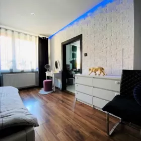 Mieszkanie 3 pokoje, wyposażone, garaż, teren zamknięty
