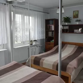 Sprzedam mieszkanie trzypokojowe, Nowy Rządz