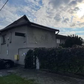 Budynek mieszkalny 215m2, do generalnego remontu, 10 mieszkań
