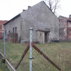 Dom do remontu z uzbrojoną działką