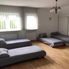 Dom dla pracowników Tychy, dobra komunikacja ze strefą, WiFi+FV