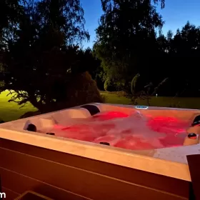 Sprzedam DOM, jacuzzi, sauna, boisko, ogród, las Piotrków Trybunalski
