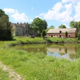 Zespół pałacowo parkowy dworek zabytkowy nieruchomość pałac dom