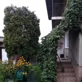 Sprzedam atrakcyjną część domu.