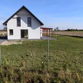 NOWY DOM na SPRZEDAŻ  działka 750m2