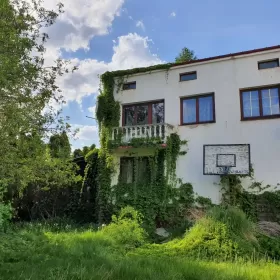 Dom bliźniak, doskonała lokalizacja, potencjał inwestycyjny.
