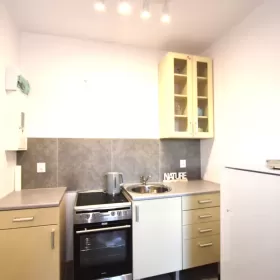 Do wynajęcia kawalerka po kapitalnym remoncie.