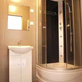 Apartament 60m2 dla 1 lub 2os, 2/3 pokoje, balkon, czynsz w cenie
