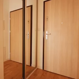Wyposażone mieszkanie 2-pokojowe na osiedlu Lasowice