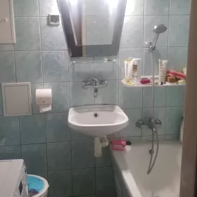 Do wynajęcia mieszkanie 46m². 2pokoje, duża kuchnia, łazienka. Od 1.12