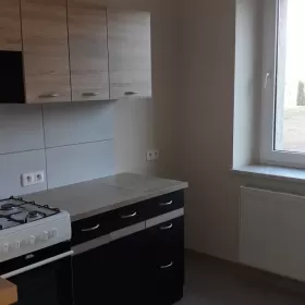 Wynajmę przestronną kawalerkę w kamienicy