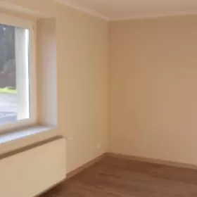 Wynajmę przestronną kawalerkę w kamienicy