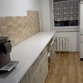 Wynajmę od zaraz mieszkanie 3-pokojowe w Knurowie dla max 8 osób