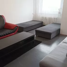 Wynajmę od zaraz mieszkanie 3-pokojowe w Knurowie dla max 8 osób