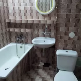 Wynajmę od zaraz mieszkanie 3-pokojowe w Knurowie dla max 8 osób