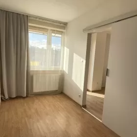 Sprzedam Mieszkanie przy 29 Listopada, 2 pokoje Nowy Sącz 