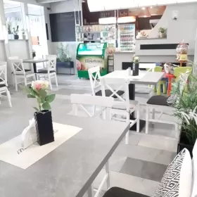 Odstąpię lokal gastronomiczny Kawiarenka w centrum Radlina na basenie