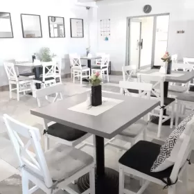 Odstąpię lokal gastronomiczny Kawiarenka w centrum Radlina na basenie