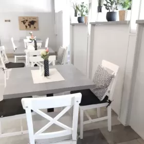 Odstąpię lokal gastronomiczny Kawiarenka w centrum Radlina na basenie