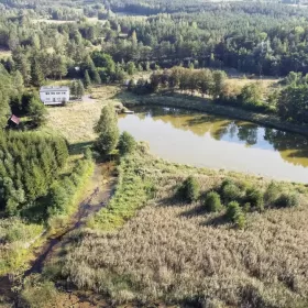 Sprzedam Mazury, dom nad jeziorem z dużą działką.