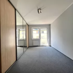 Wynajmę 3 – pokojowe mieszkanie z balkonem / Bielany Wrocławskie OD LUTEGO!