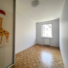 Wynajmę 3 – pokojowe mieszkanie z balkonem / Bielany Wrocławskie OD LUTEGO!