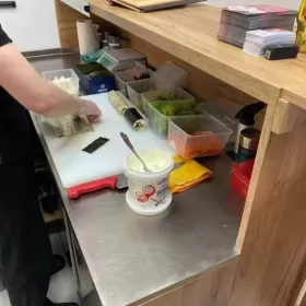 Odstąpie gotowy biznes (Punkt gastronomiczny sushi)