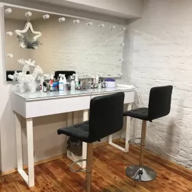 Sprzędam działający salon kosmetyczny w Warszawie. Żoliborz