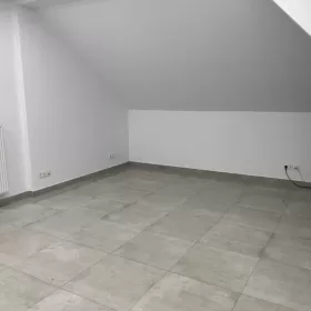 Do wynajęcia lokal użytkowy Nowy Sącz Ignacego Krasickiego 1 —- parking