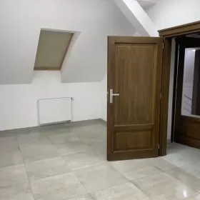 Do wynajęcia lokal użytkowy Nowy Sącz Ignacego Krasickiego 1 —- parking