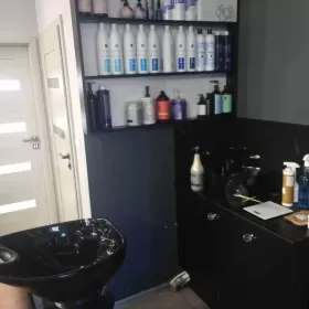 Odstąpię Sprzedam Salon fryzjerski z wyposażeniem Lębork 