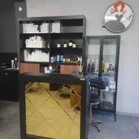 Odstąpię Sprzedam Salon fryzjerski z wyposażeniem Lębork 
